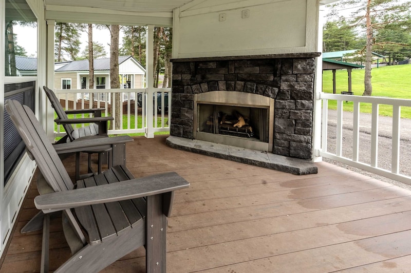 Elite Premium Cabin 2 Bedroom w/Loft-6